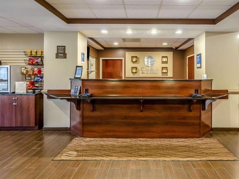 Comfort Inn & Suites Christiansburg I-81 Екстер'єр фото