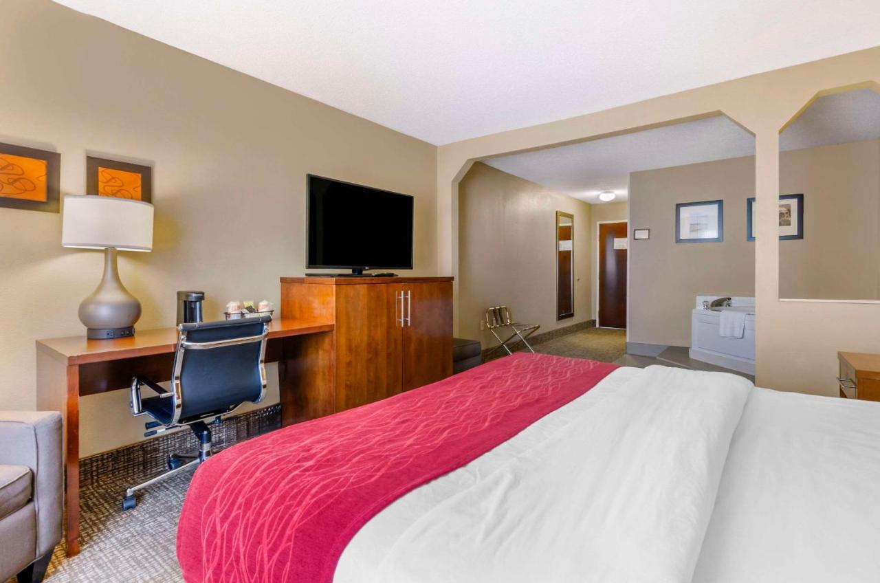 Comfort Inn & Suites Christiansburg I-81 Екстер'єр фото