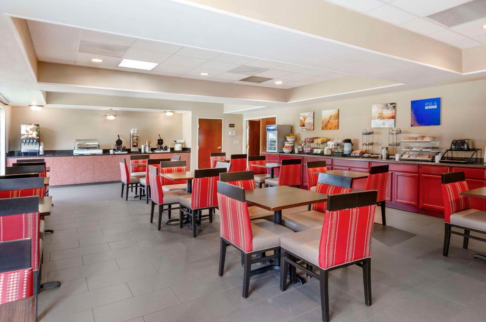 Comfort Inn & Suites Christiansburg I-81 Екстер'єр фото