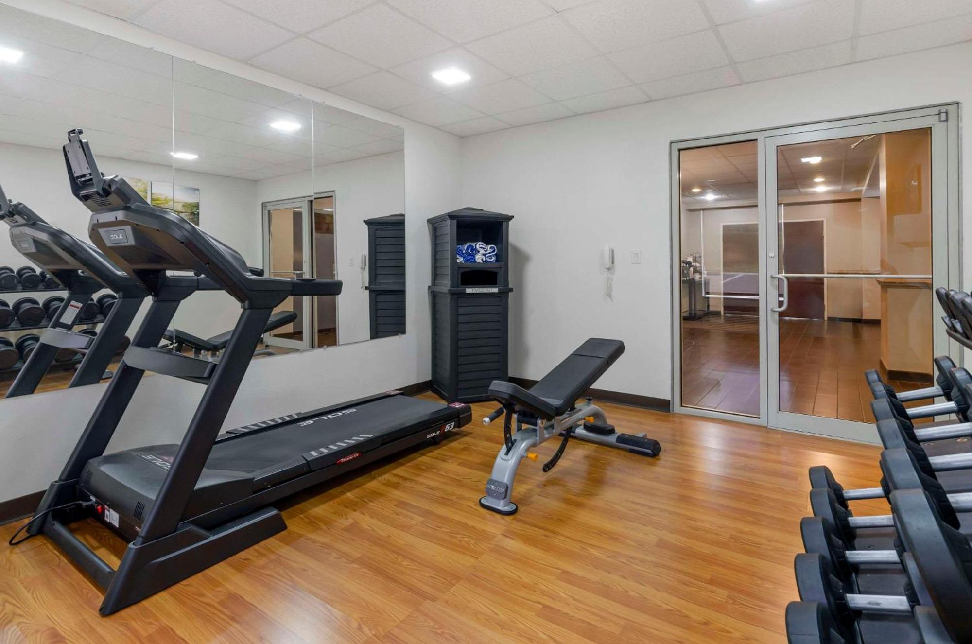Comfort Inn & Suites Christiansburg I-81 Екстер'єр фото