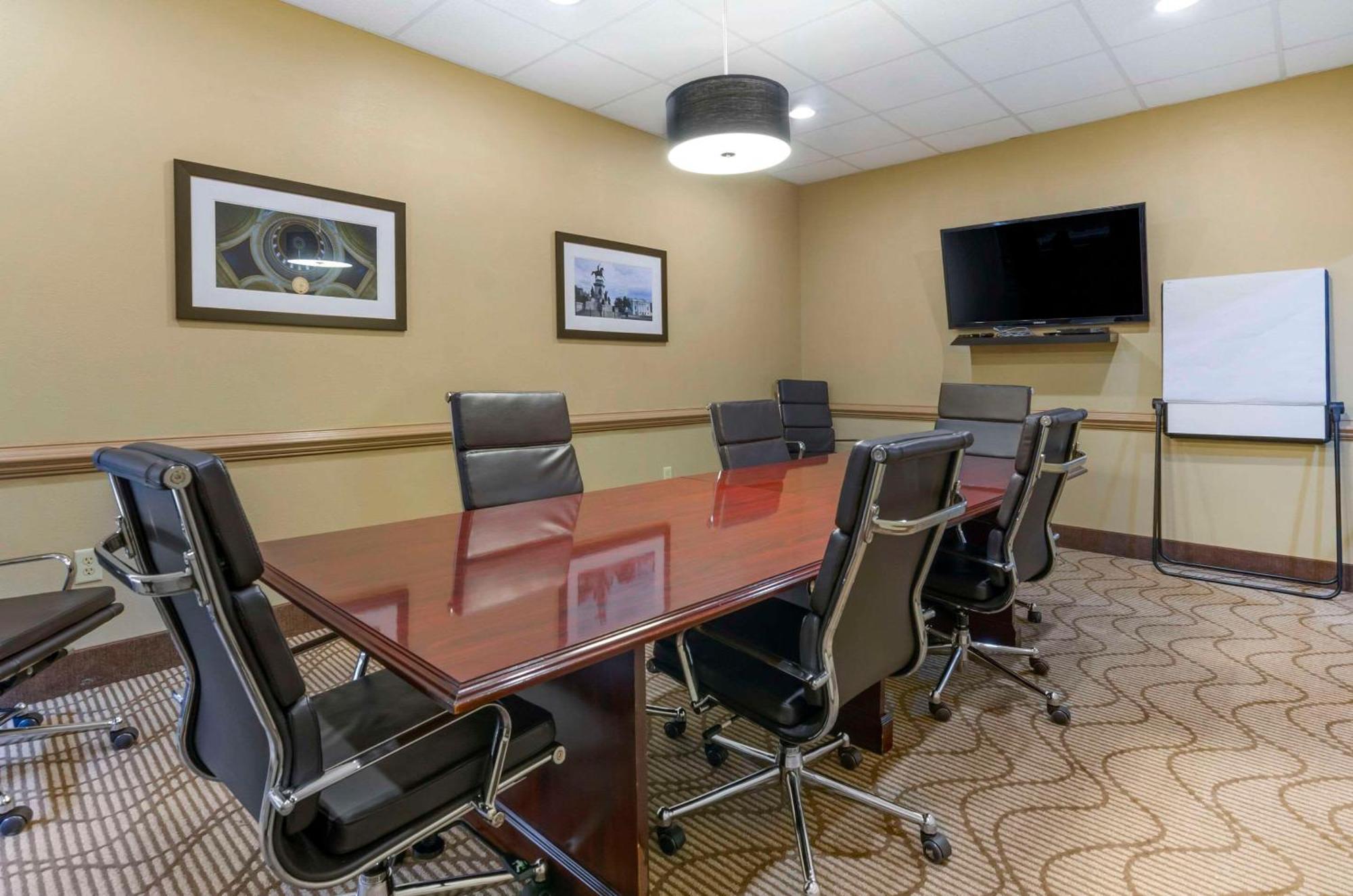 Comfort Inn & Suites Christiansburg I-81 Екстер'єр фото