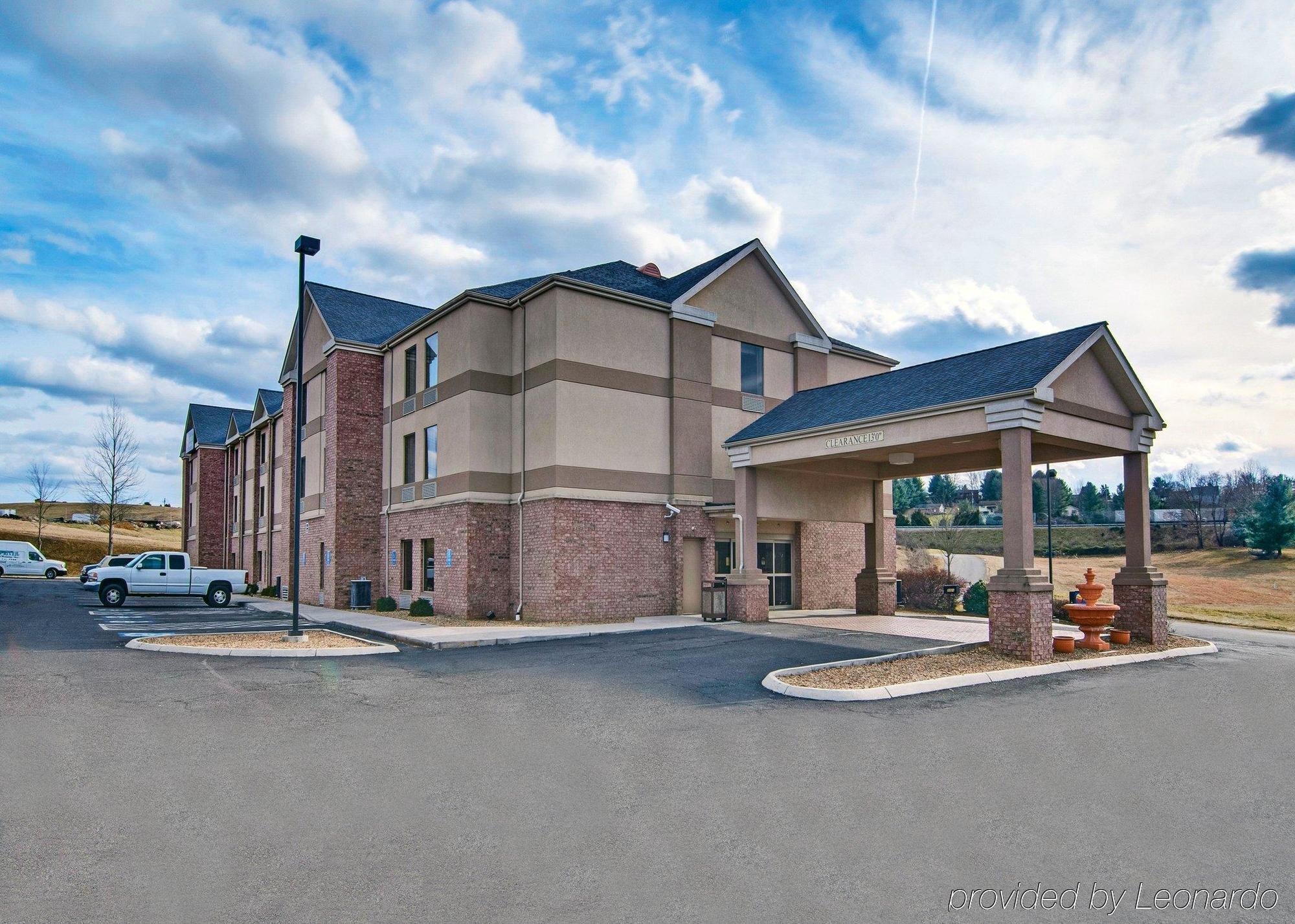 Comfort Inn & Suites Christiansburg I-81 Екстер'єр фото