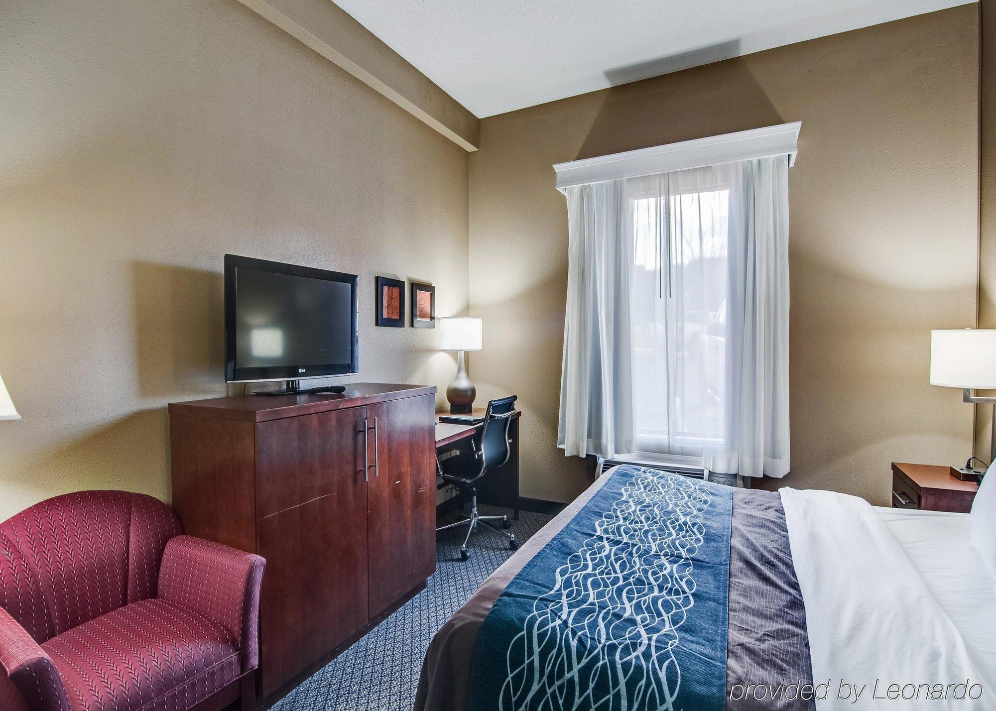Comfort Inn & Suites Christiansburg I-81 Екстер'єр фото