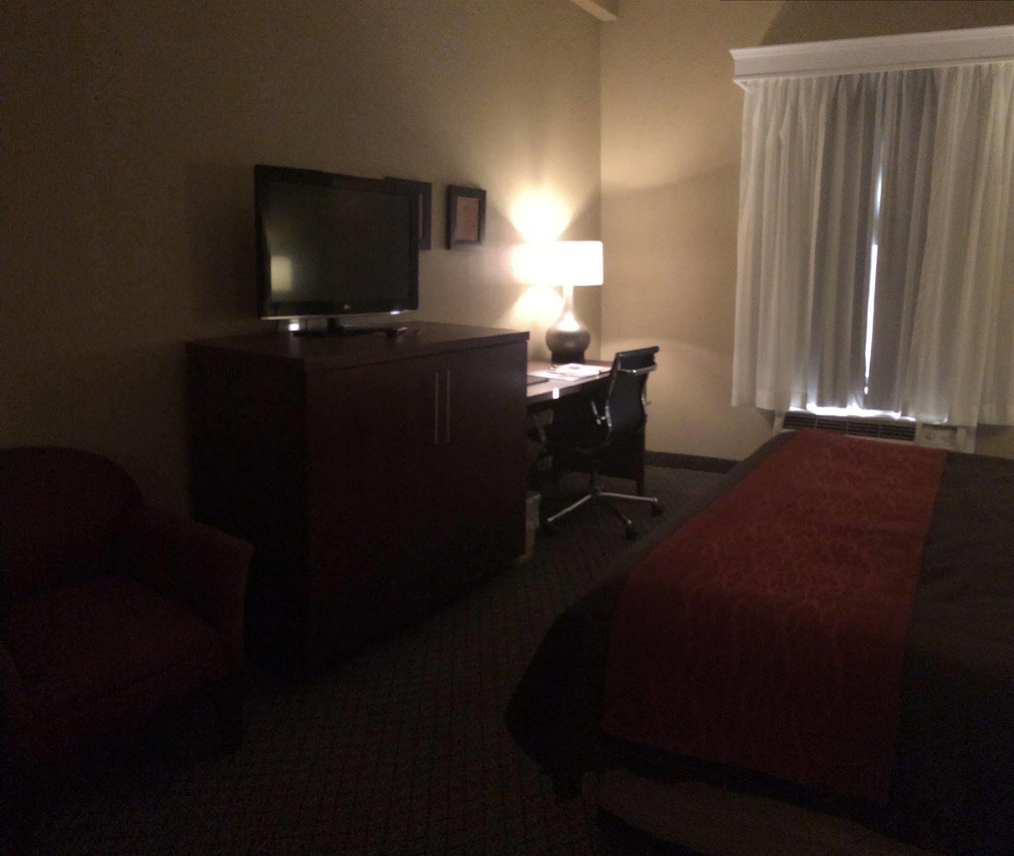 Comfort Inn & Suites Christiansburg I-81 Екстер'єр фото