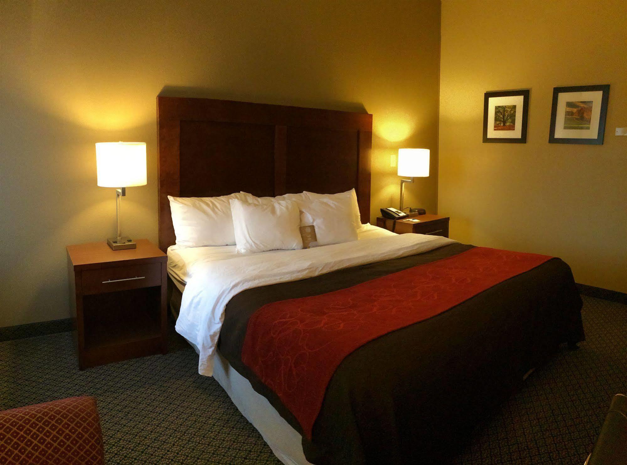 Comfort Inn & Suites Christiansburg I-81 Екстер'єр фото