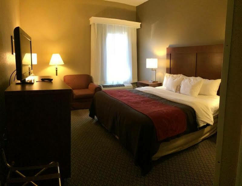 Comfort Inn & Suites Christiansburg I-81 Екстер'єр фото