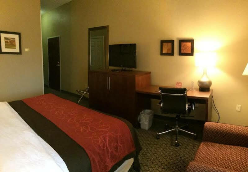 Comfort Inn & Suites Christiansburg I-81 Екстер'єр фото